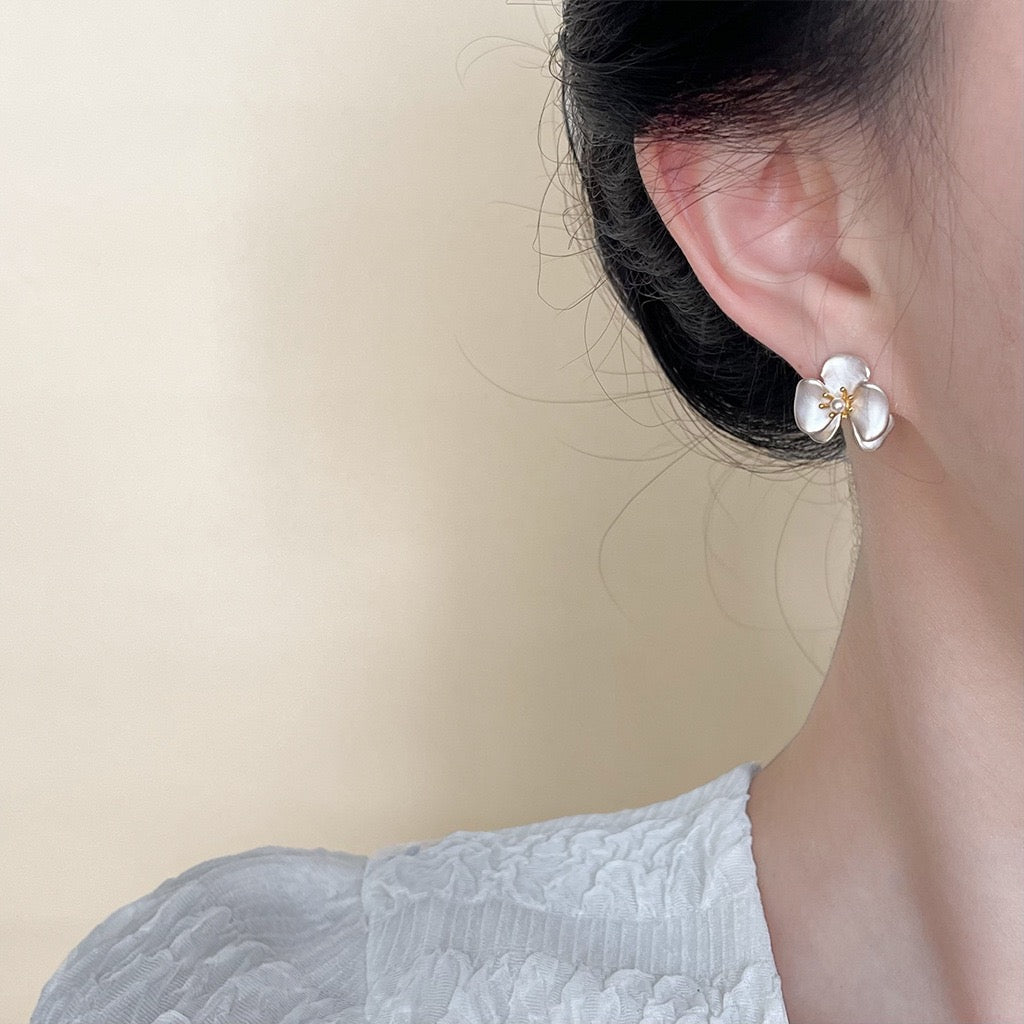 Orchid Glow Stud Earrings