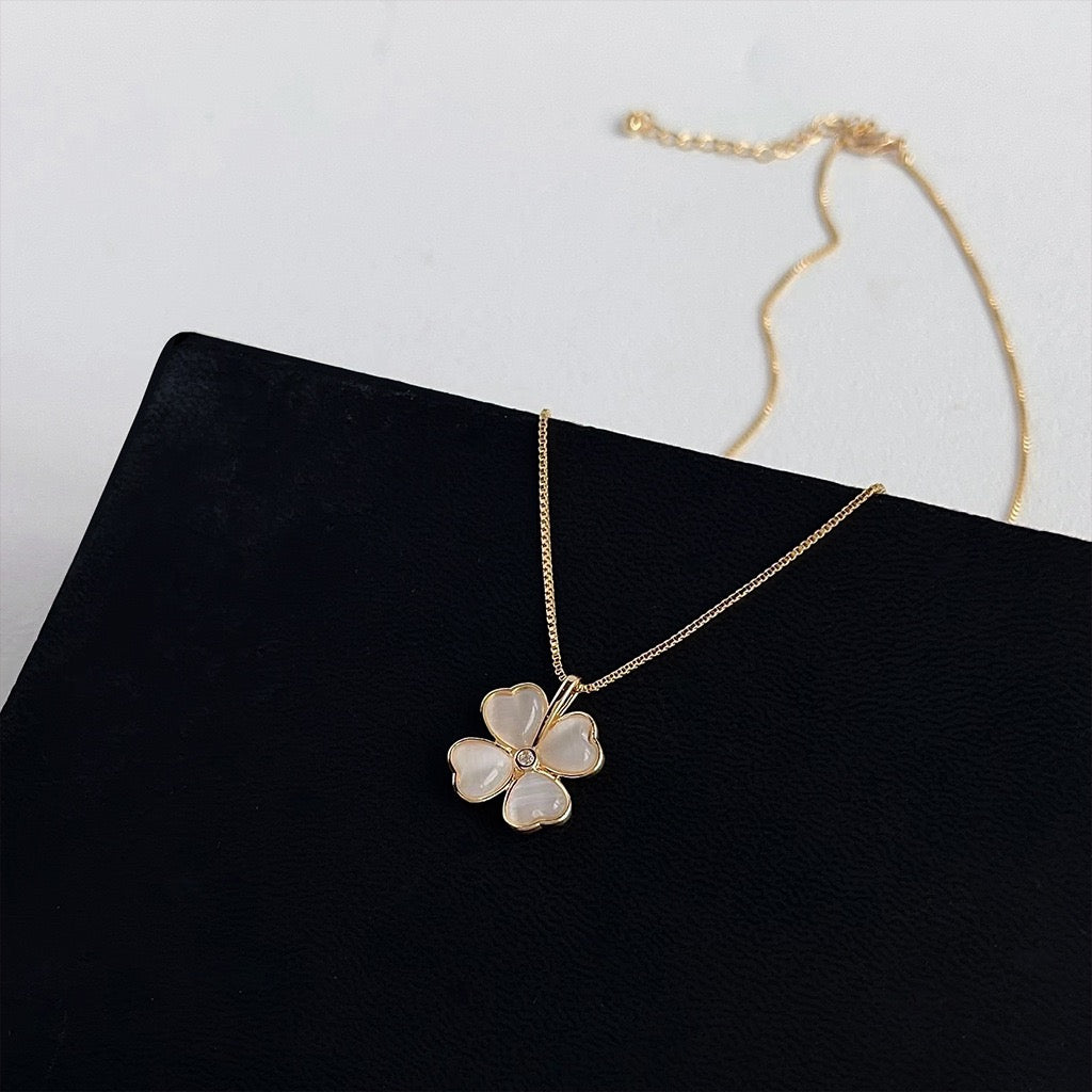 Glass Cat’s Eye Clover Necklace