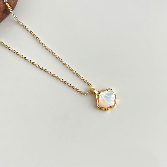Mother of Pearl Shell Pendant Necklace
