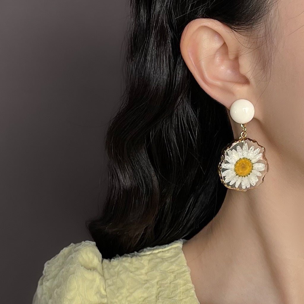 Daisy Bloom Drop Earrings