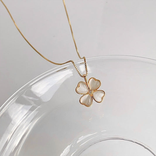 Glass Cat’s Eye Clover Necklace