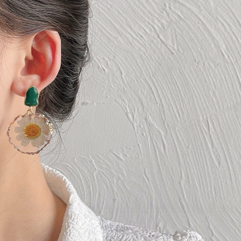 Daisy Bloom Drop Earrings