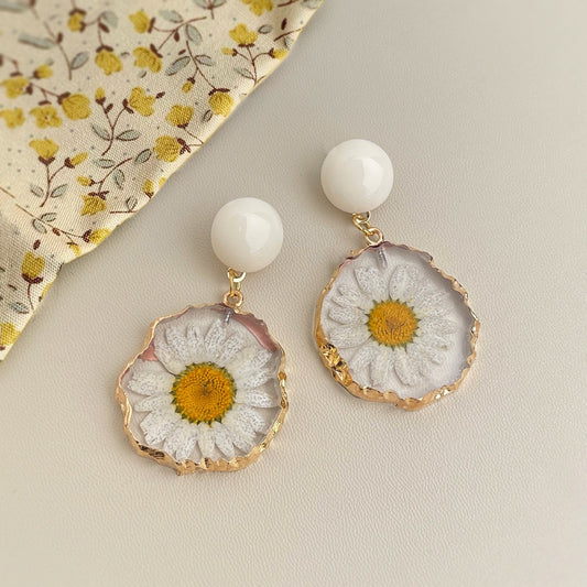 Daisy Bloom Drop Earrings