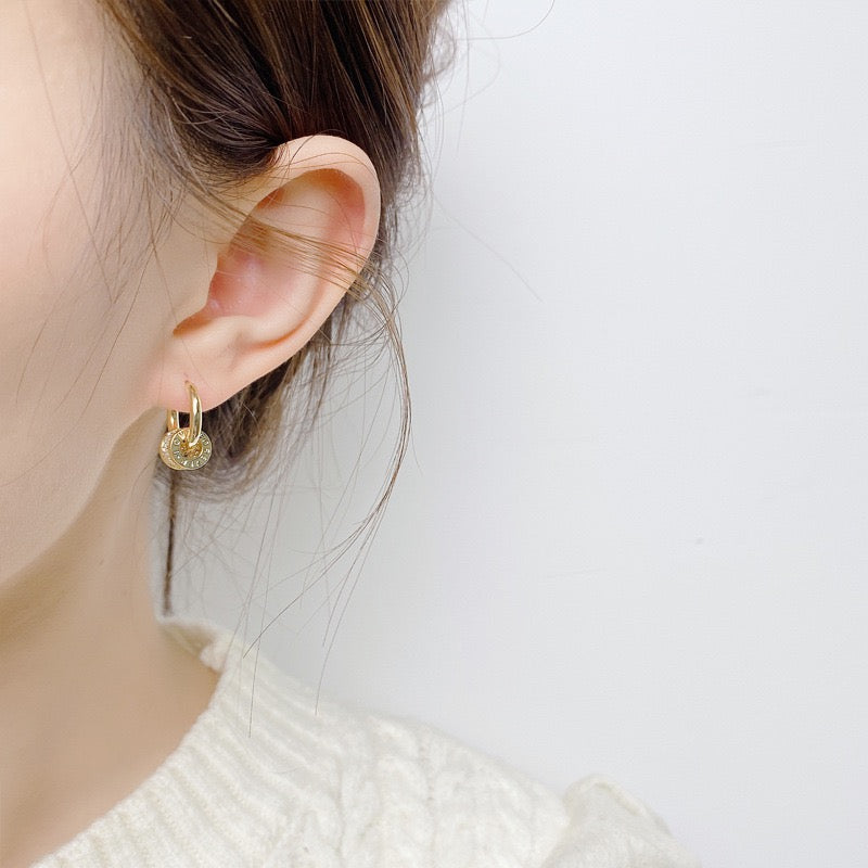 Golden Waist Hoop Earrings
Dual-Wear Sparkle Hoops